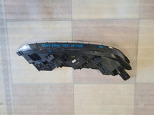 Laden Sie das Bild in den Galerie-Viewer, Frontscheinwerfer Hyundai Kona 92207J9000 Links Scheinwerfer Headlight SCH3391683792pa