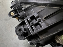 Laden Sie das Bild in den Galerie-Viewer, Frontscheinwerfer VW Touareg 761941081A Full LED Links Scheinwerfer Headlight