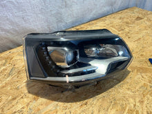 Laden Sie das Bild in den Galerie-Viewer, Frontscheinwerfer VW Transporter 7E59411016 Bi-Xenon Rechts Headlight