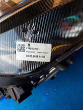 Load image into Gallery viewer, Frontscheinwerfer Kia Sportage F192102200 Xenon Rechts Scheinwerfer Headlight SCH5243297070dx