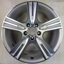 Laden Sie das Bild in den Galerie-Viewer, 1x Alufelge 17 Zoll 8.5&quot; 5x112 58ET A2044016102 Mercedes-Benz W204 Rim Wheel