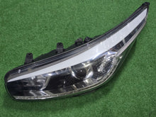 Laden Sie das Bild in den Galerie-Viewer, Frontscheinwerfer Kia Ceed 92101-A2220 LED Ein Stück (Rechts oder Links)