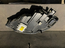 Load image into Gallery viewer, Frontscheinwerfer BMW X6 E71 7179858-08 Rechts Scheinwerfer Headlight SCH9029233649gu