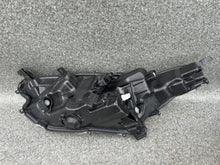 Laden Sie das Bild in den Galerie-Viewer, Frontscheinwerfer Toyota Yaris Rechts Scheinwerfer Headlight SCH9223871822fq