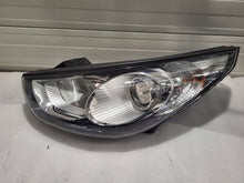 Laden Sie das Bild in den Galerie-Viewer, Frontscheinwerfer Hyundai Ix35 92102-2Y000 Ein Satz Scheinwerfer Headlight SCH8253424411ax