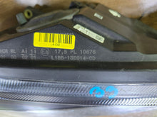 Laden Sie das Bild in den Galerie-Viewer, Frontscheinwerfer Ford Fiesta Rechts Scheinwerfer Headlight SCH8917732238za