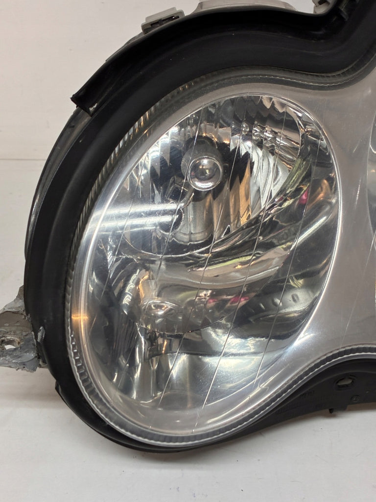 Frontscheinwerfer Mercedes-Benz W203 A2038203781 Links Scheinwerfer Headlight SCH8548879887uw