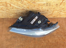 Laden Sie das Bild in den Galerie-Viewer, Frontscheinwerfer BMW 3 E91 E90 7202583 7202584 Xenon Rechts oder Links