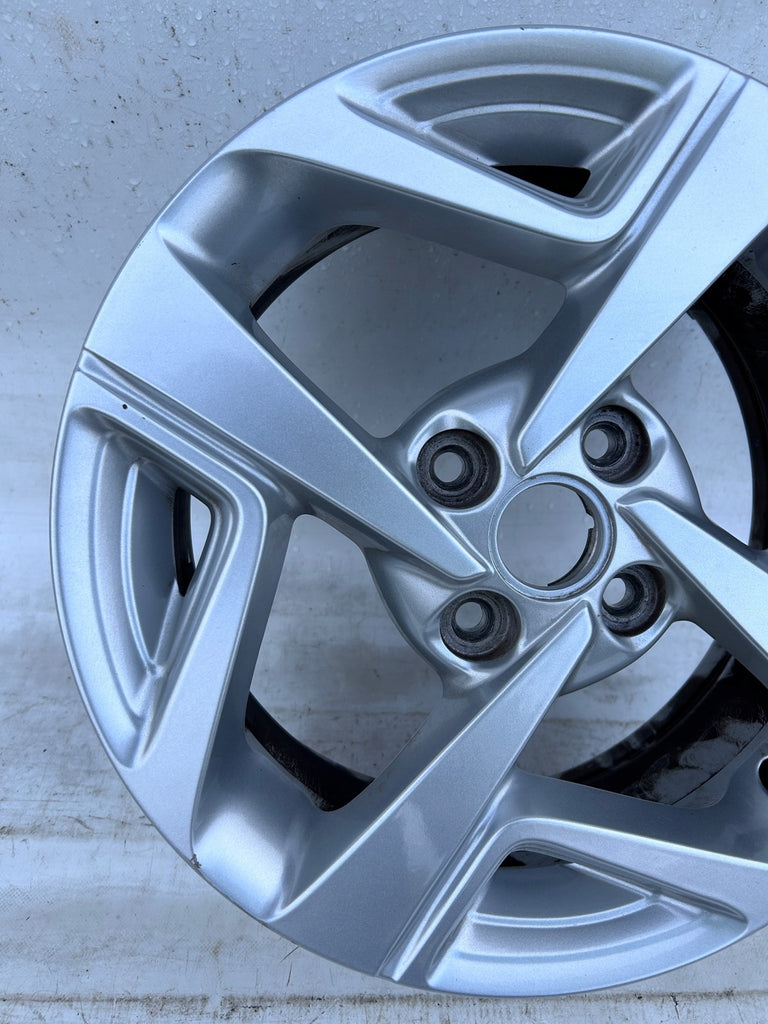 1x Alufelge 15 Zoll 6.0" 4x100 48ET Glanz Silber 52910-K7100 Hyundai I10 III I20