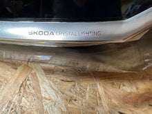 Laden Sie das Bild in den Galerie-Viewer, Frontscheinwerfer Skoda Superb 3P1941015 Links Scheinwerfer Headlight SCH8465424033lf