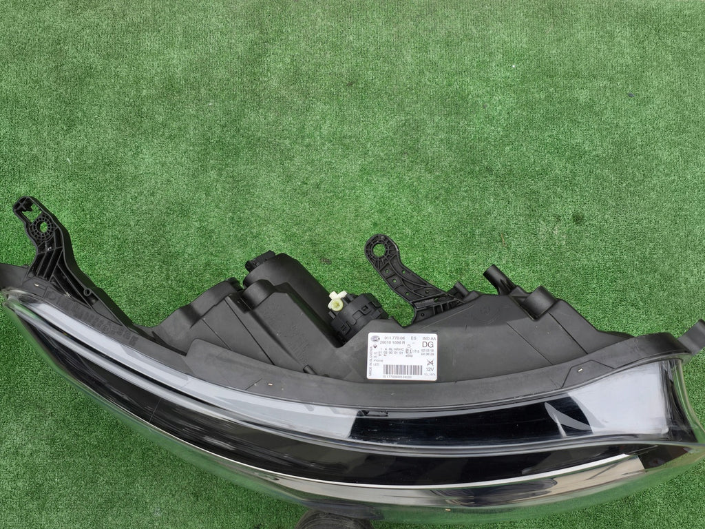 Frontscheinwerfer Renault Kadjar 260101096R LED Rechts Scheinwerfer Headlight SCH2491145883ea