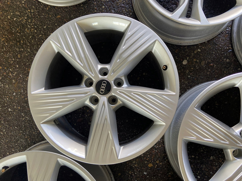 4x Alufelge 19 Zoll 8.0" 5x112 45ET Glanz Silber 89A601025B Audi E-Tron FEL8494768196sw