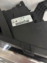 Laden Sie das Bild in den Galerie-Viewer, Frontscheinwerfer Renault Twingo III 260105001R Rechts Scheinwerfer Headlight SCH4410934313lz