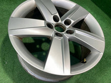 Laden Sie das Bild in den Galerie-Viewer, 1x Alufelge 16 Zoll 7.0" 5x100 46ET 6V0601025B Skoda Fabia Iii Rim Wheel FEL3523021890wd