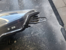 Load image into Gallery viewer, Frontscheinwerfer Toyota Yaris Vorderseite Scheinwerfer Headlight