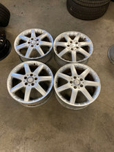 Load image into Gallery viewer, 4x Alufelge 17 Zoll 7.0&quot; 5x112 42ET Glanz Silber Mercedes-Benz Rim Wheel