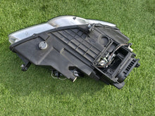 Laden Sie das Bild in den Galerie-Viewer, Frontscheinwerfer VW Passat 3C0941753G Links Scheinwerfer Headlight SCH3391541037td