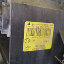 Laden Sie das Bild in den Galerie-Viewer, Frontscheinwerfer Kia Venga 92101000 Ein Stück (Rechts oder Links) Headlight