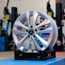 Load image into Gallery viewer, 4x Alufelge 17 Zoll 7.0" 5x112 48 5ET Glanz Silber Mercedes-Benz Viano Rim Wheel FEL8868404463iu
