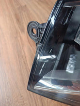 Load image into Gallery viewer, Frontscheinwerfer VW Transporter 7E1941005F Links Scheinwerfer Headlight