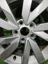 Laden Sie das Bild in den Galerie-Viewer, 1x Alufelge 16 Zoll 6.5&quot; 5x112 3G0601025A Audi B8 Passat Rim Wheel