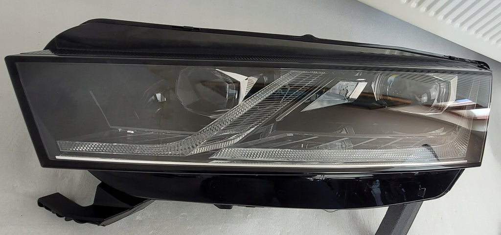 Frontscheinwerfer Skoda Octavia IV 5E4941015B Links Scheinwerfer Headlight SCH4523123017px