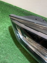Laden Sie das Bild in den Galerie-Viewer, Frontscheinwerfer Hyundai Tucson 92101-D7700 Links Scheinwerfer Headlight SCH7896916848gu