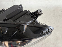 Laden Sie das Bild in den Galerie-Viewer, Frontscheinwerfer VW Touran 5H19410035 300474909 LED Links Headlight