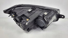 Laden Sie das Bild in den Galerie-Viewer, Frontscheinwerfer VW Multivan Transporter 7E1941005A Links Headlight SCH6626019398nm