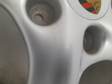 Laden Sie das Bild in den Galerie-Viewer, 1x Alufelge 17 Zoll 7.0" 5x130 55ET Glanz Silber 99636212400 Porsche Rim Wheel FEL9972473669jx