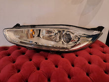 Laden Sie das Bild in den Galerie-Viewer, Frontscheinwerfer Ford Fiesta I Ein Stück (Rechts oder Links) Headlight SCH8716800766ud