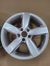 Laden Sie das Bild in den Galerie-Viewer, 1x Alufelge 17 Zoll 7.0&quot; 5x112 54ET 5K0601025AA VW Golf Vi Rim Wheel