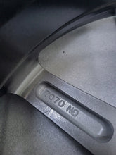 Laden Sie das Bild in den Galerie-Viewer, 1x Alufelge 17 Zoll 7.0&quot; 4x100 45ET Glanz Graphit 996585 Mazda Mx5 Mx-5 Iv