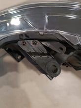 Laden Sie das Bild in den Galerie-Viewer, Frontscheinwerfer Toyota Prius Rechts Scheinwerfer Headlight