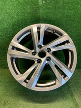 Load image into Gallery viewer, 1x Alufelge 17 Zoll 5x112 2GA601025AM VW T-Roc Rim Wheel FEL2682659963ez