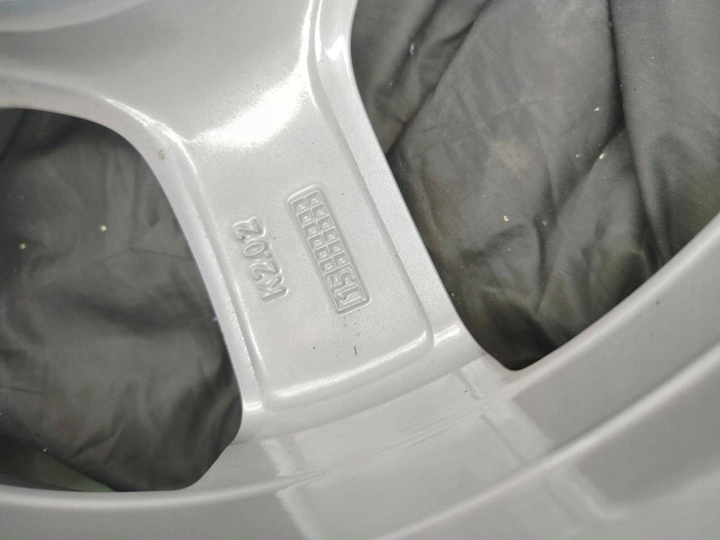 1x Alufelge 15 Zoll 6.0" 5x100 40ET Glanz Silber 6R0601025BF VW Polo 6r FEL2392066251ht