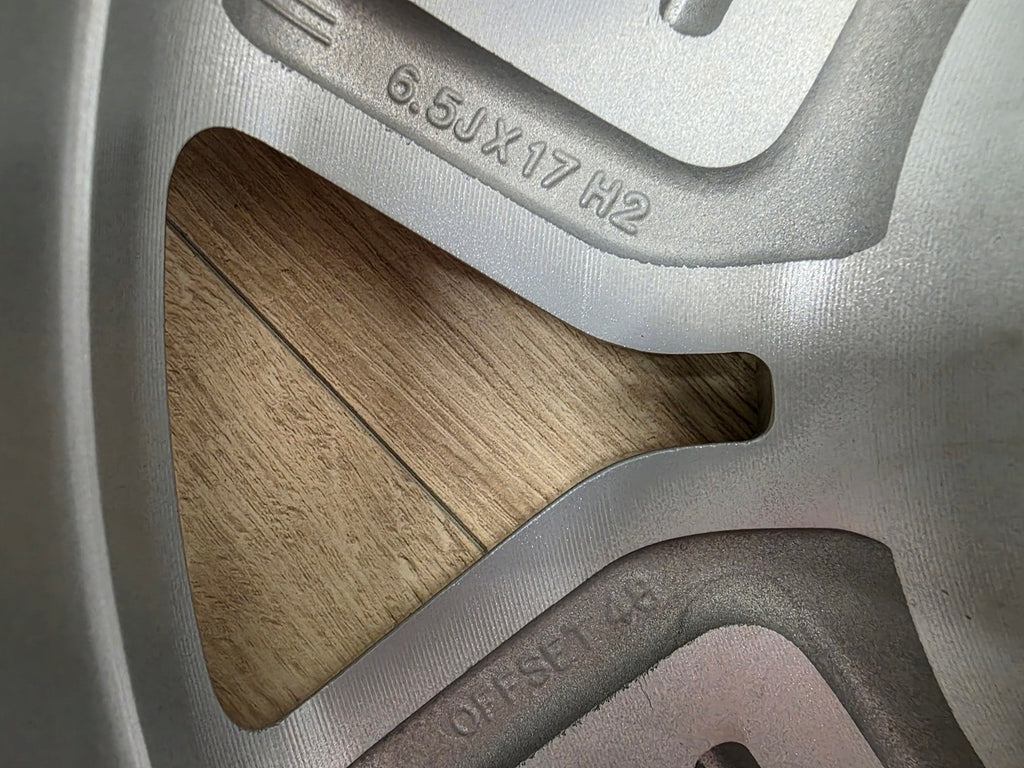 1x Alufelge 17 Zoll 6.5" 6x139.7 48ET 52910CG100 Hyundai Staria Rim Wheel