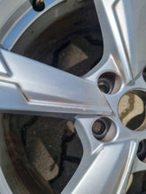 Load image into Gallery viewer, 1x Alufelge 18 Zoll 8.0&quot; 5x112 39ET Glanz Silber 4K0601025D Audi A6 C8 Rim Wheel