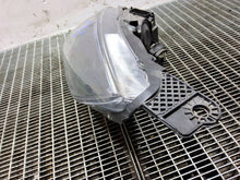 Laden Sie das Bild in den Galerie-Viewer, Frontscheinwerfer Ford Focus SKE60779 Links Scheinwerfer Headlight SCH5146052674vh