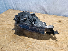 Laden Sie das Bild in den Galerie-Viewer, Frontscheinwerfer Mazda VI Links Scheinwerfer Headlight SCH9906813418fw
