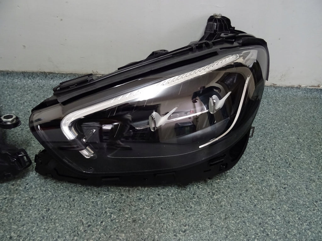 Frontscheinwerfer Mercedes-Benz W213 A2139067509 A2139067609 Rechts oder Links SCH5519556765io