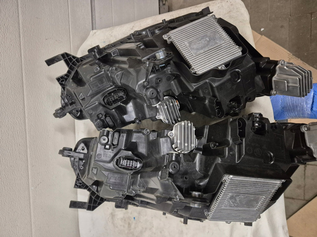 Frontscheinwerfer Skoda Octavia I 5E4941015B 5E4941016B Rechts Headlight SCH9760306009iq
