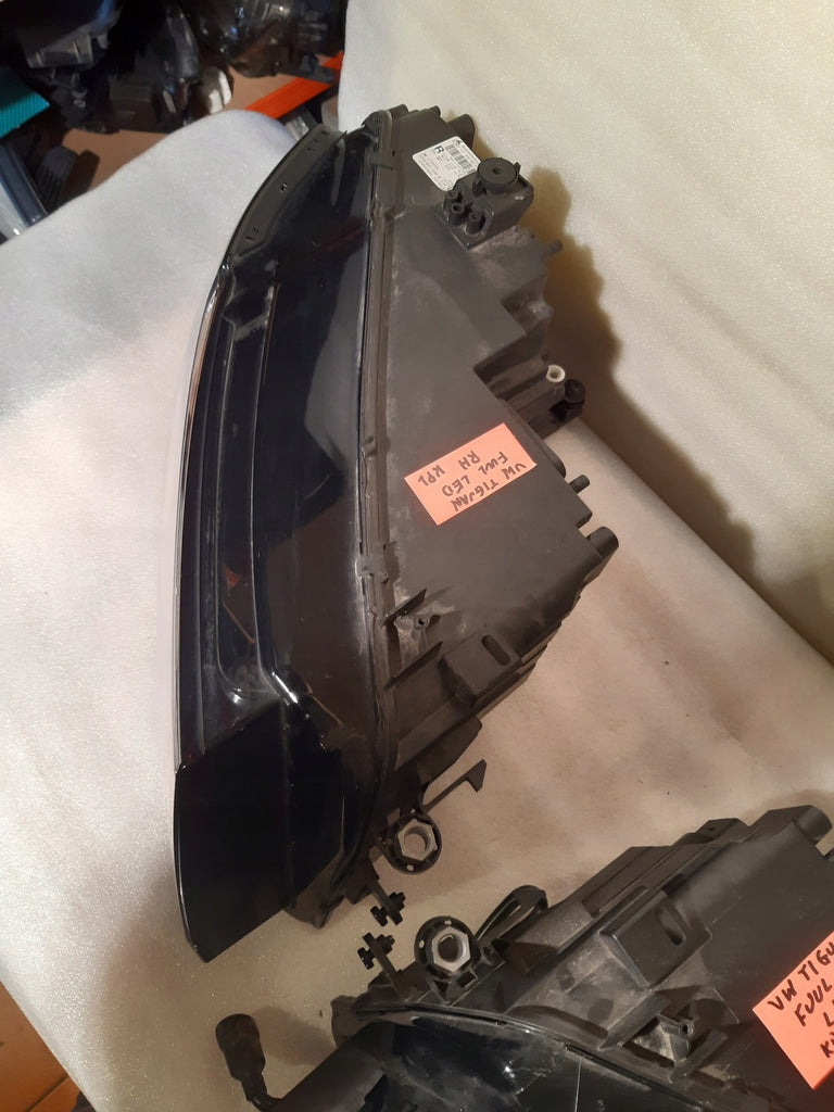 Frontscheinwerfer VW Tiguan 5NB941035B Ein Stück (Rechts oder Links) Headlight