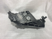 Load image into Gallery viewer, Frontscheinwerfer Toyota I 42119 LED Ein Satz Scheinwerfer Headlight