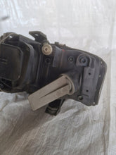 Laden Sie das Bild in den Galerie-Viewer, Frontscheinwerfer Audi A6 C5 4B0941030 Ein Stück (Rechts oder Links) Headlight