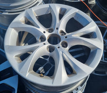 Load image into Gallery viewer, 1x Alufelge 17 Zoll 8.0" 5x120 46ET Glanz Silber 3451879 BMW X3 E83 Rim Wheel FEL8262029382nf