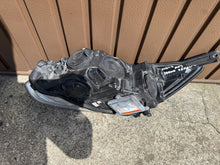 Load image into Gallery viewer, Frontscheinwerfer Ford Focus BM51-13D154JA Xenon Rechts Scheinwerfer Headlight SCH8195711313gh