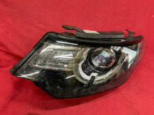 Laden Sie das Bild in den Galerie-Viewer, Frontscheinwerfer Land Rover Sport Discovery FK7213W030EG Xenon Links Headlight SCH8846743643on