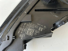 Laden Sie das Bild in den Galerie-Viewer, Frontscheinwerfer Audi A3 8V0941006E Rechts Scheinwerfer Headlight