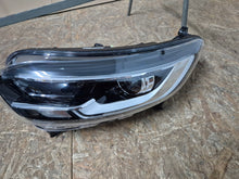 Laden Sie das Bild in den Galerie-Viewer, Frontscheinwerfer Renault Kadjar 260609857R Links Scheinwerfer Headlight SCH2571631447wd